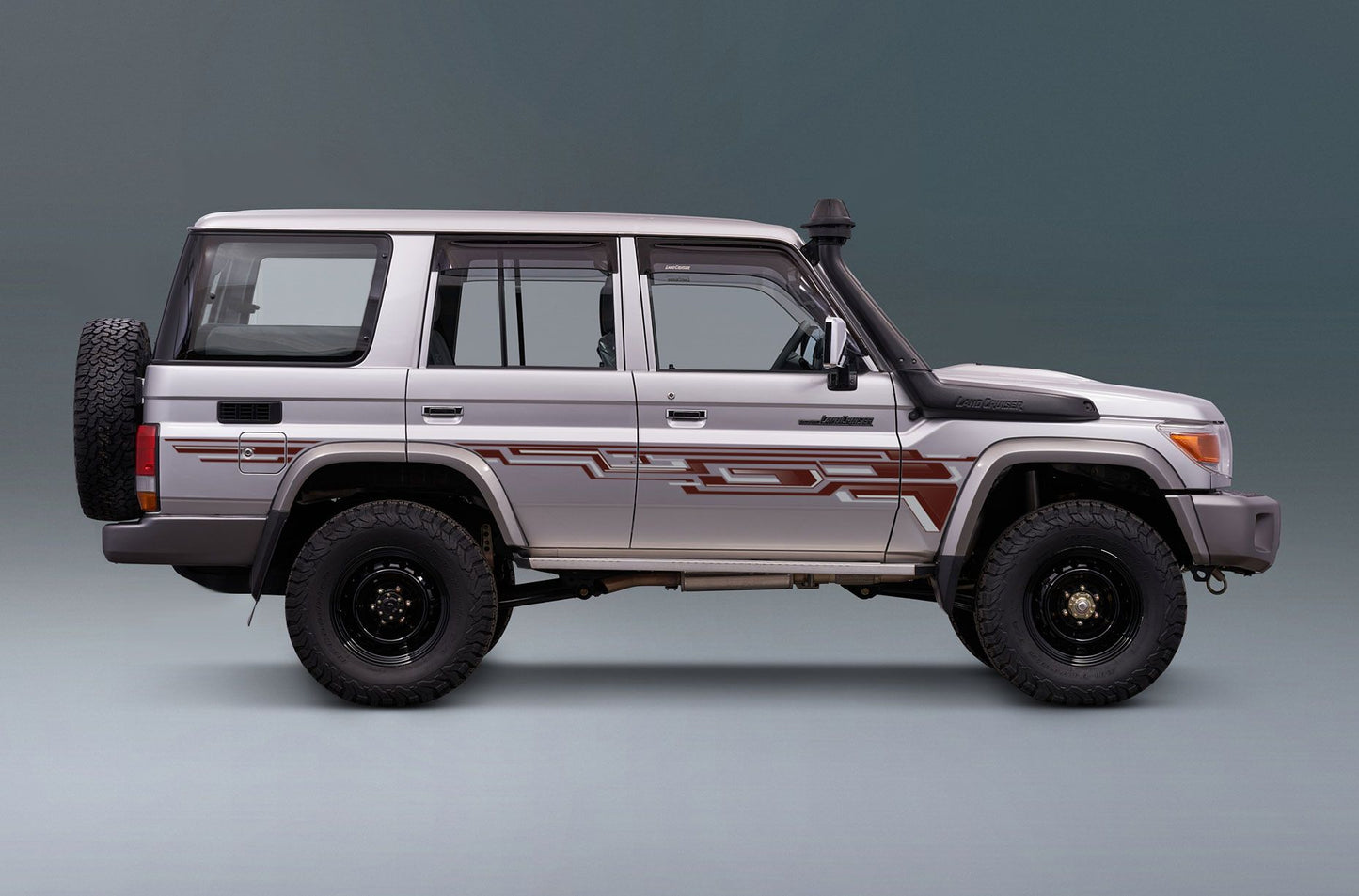 70 Series Land Cruiser Decal Body Stripe Kit (DOHA) - 76 Series (2007-)