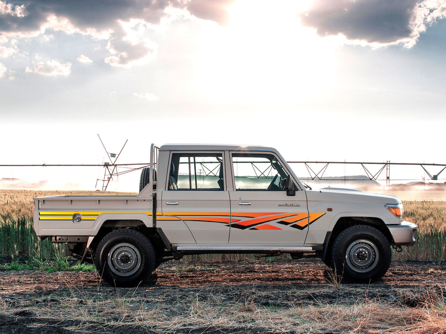 70 Series Land Cruiser Decal Body Stripe Kit (Tenterfield) - 79 Series Dual Cab (2012-)