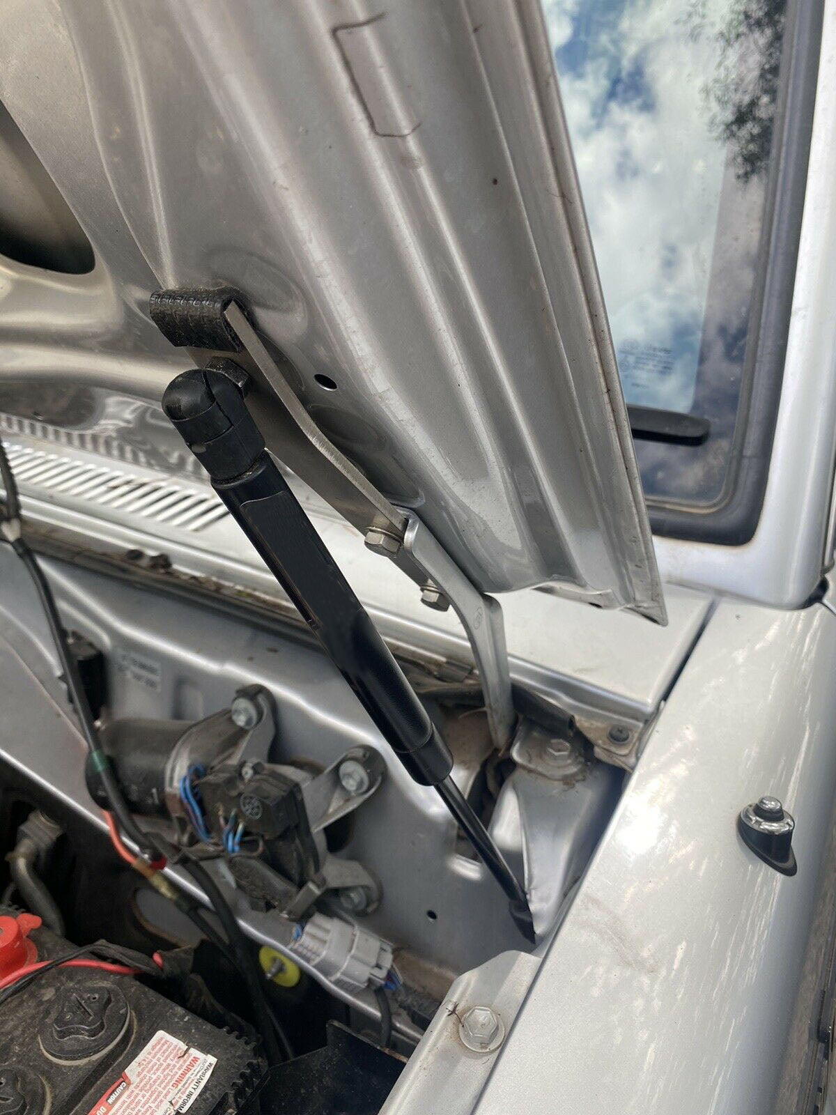 70 Series Land Cruiser 70 Series Bonnet Gas Struts (Pair) (2023-Present)